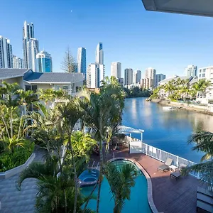 *** Aparthotel Surfers Del Rey Australia